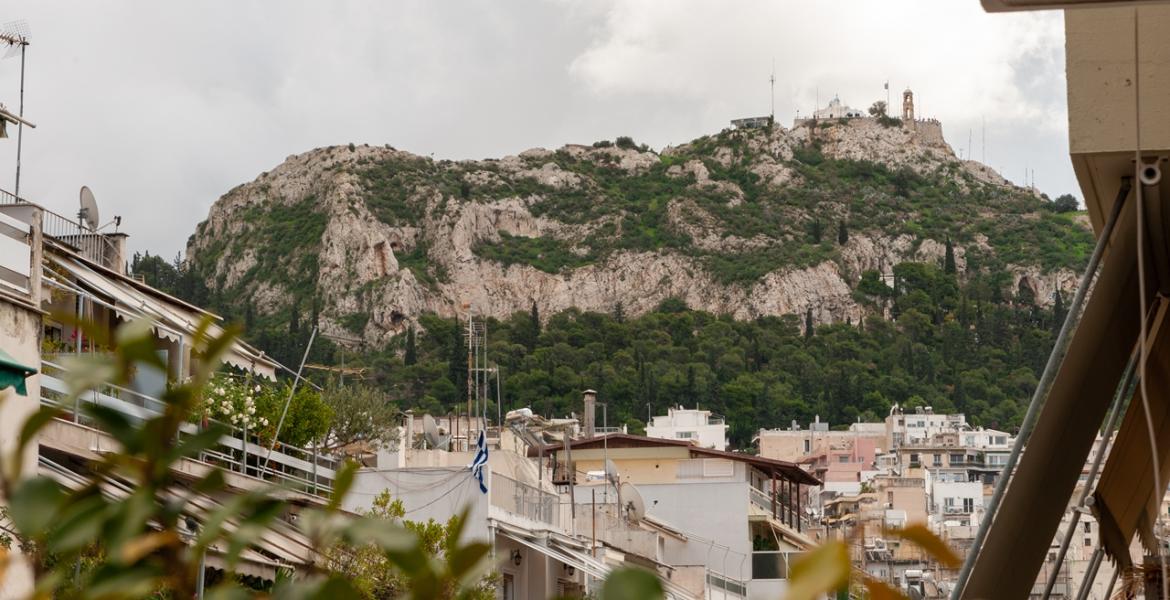 Λόφος Στρέφη και Εξάρχεια - Υπέροχα διαμερίσματα για όλα τα γούστα στην πιο cool γειτονιά των Αθηνών!